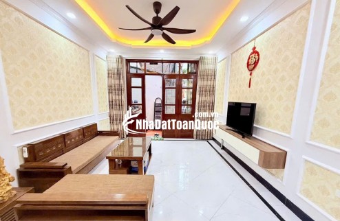 Bán nhà 5 tầng gần Đại học Công Nghiệp Hà Nội -Nhổn-30 m2 giá nhỉnh 5 tỷ